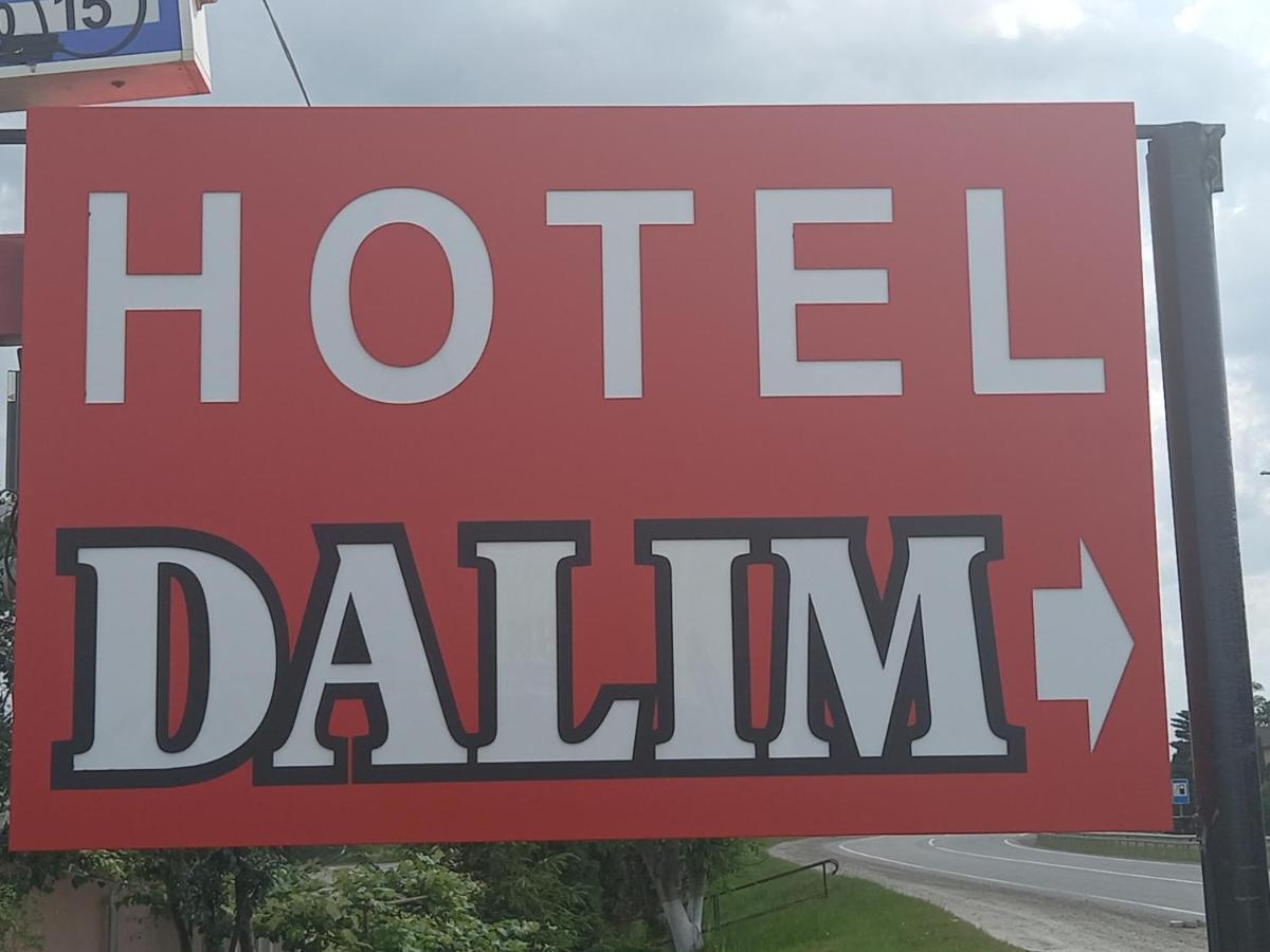 Dalim Hotel Duliby Екстериор снимка